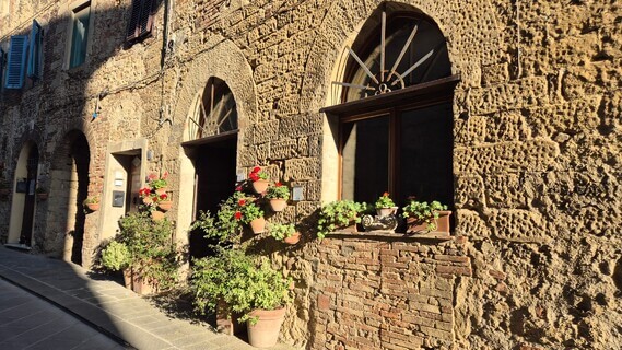 strasse in radicondoli