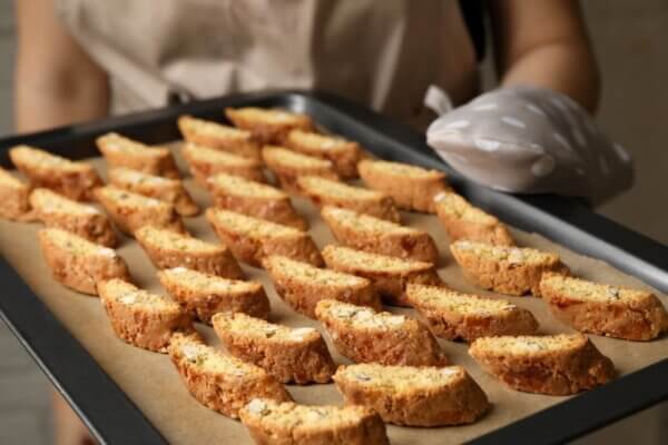 cantucci biscotti di prato auf backblech