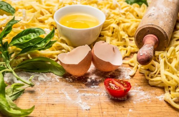frische pasta mit teigwalker