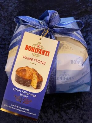panettone mit kandierten orangen und rosinen