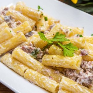 pasta salsiccia funghi panna