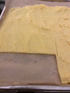 polenta auf blech geschnitten
