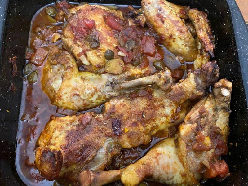 Pollo alla Cacciatora - geschmortes Huhn in Tomaten-Rotwein-Sauce - NON ...